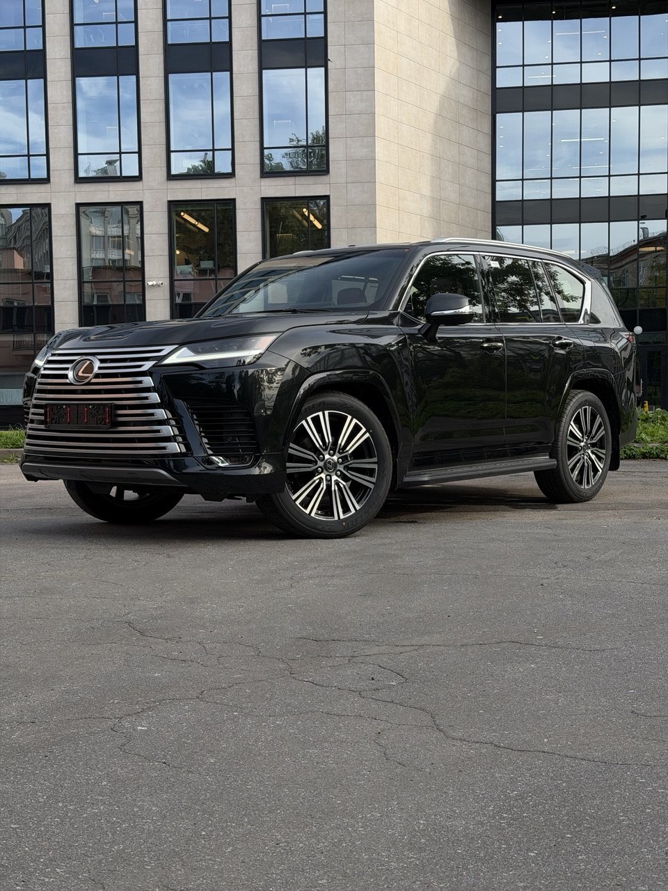 Lexus LX 600
